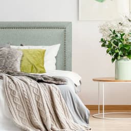 Respaldo de Cama Flat Frame Tachas Lino Verde Jeans - Queen