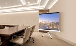Pantalla de Proyector Con Tripode 203cm X 152cm 100"
