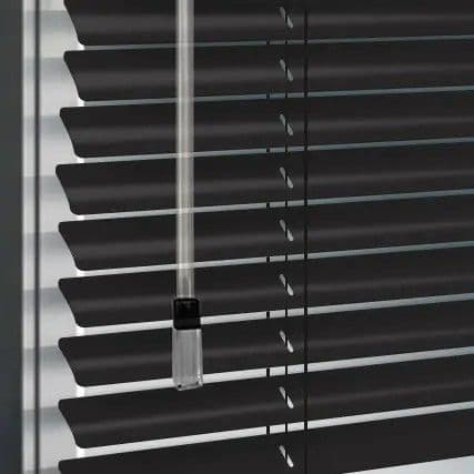 Persiana de aluminio Negra 125cm ancho x140cm alto Laminas 25mm