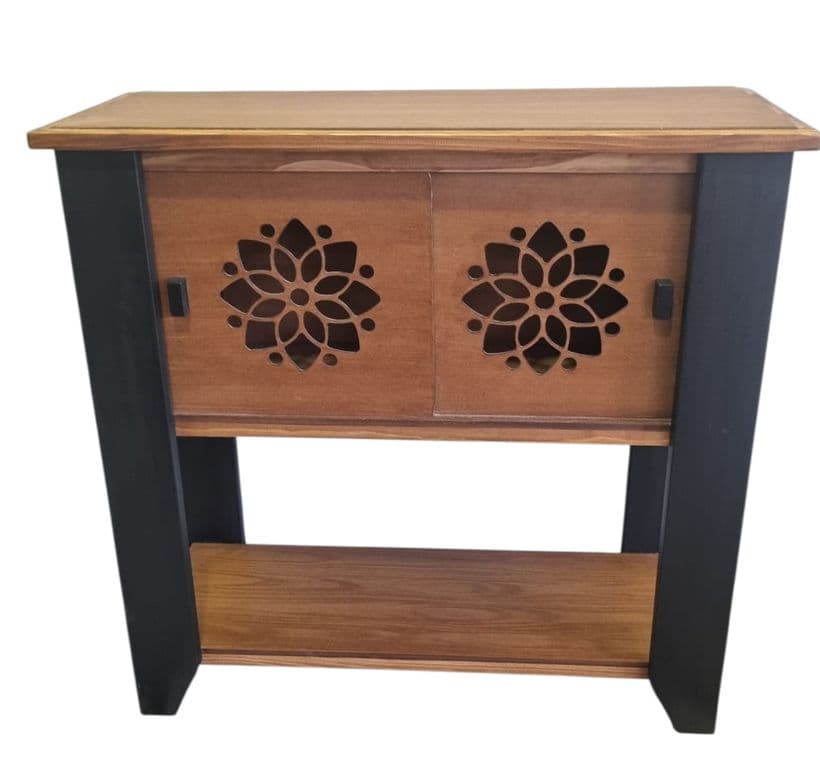 ARRIMO DE MADERA CON PUERTAS CORREDIZAS
