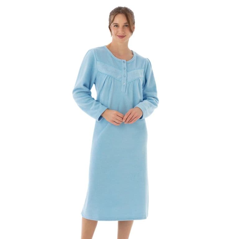 COD 717 CAMISA DORMIR POLAR BORDADOS Celeste S