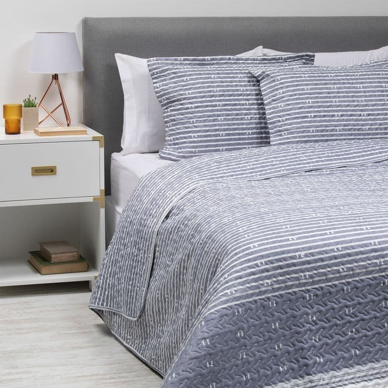 Cubrecama Estampado con Funda de cojin Gris 2 PLAZAS