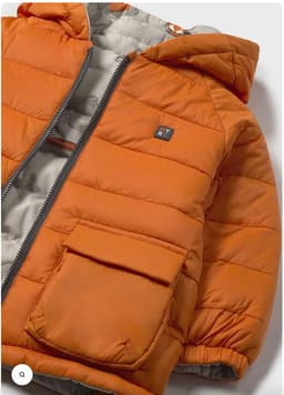Chaqueton soft, reversible perrito en skate. Beige 4 ANOS