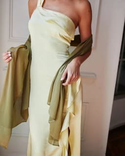 Maxi Panuelo Antonia de Satin Plisado Verde Oliva Verde TALLA UNICA