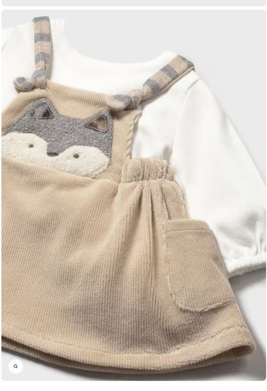 Enterito falda, con polera simulada. Beige 6-9 MESES