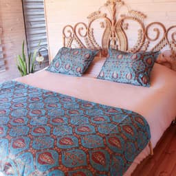 Set de Piecera King/Super King y almohadones Tulipanes Turquesa