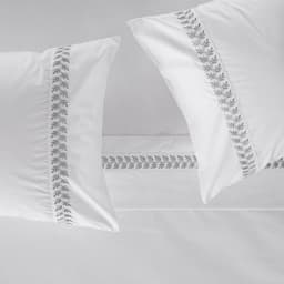 Sabana 220 Hilos Polycotton Bordada Hoja SUPER KING