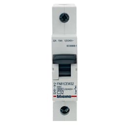 Interruptor automatico 32 A curva C 6KA
