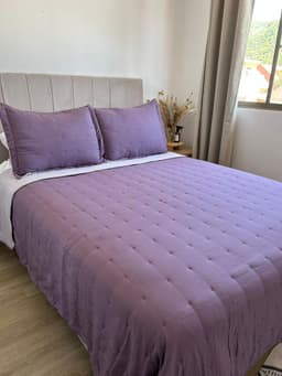 Cubrecama de algodon bordado KING Morado Claro